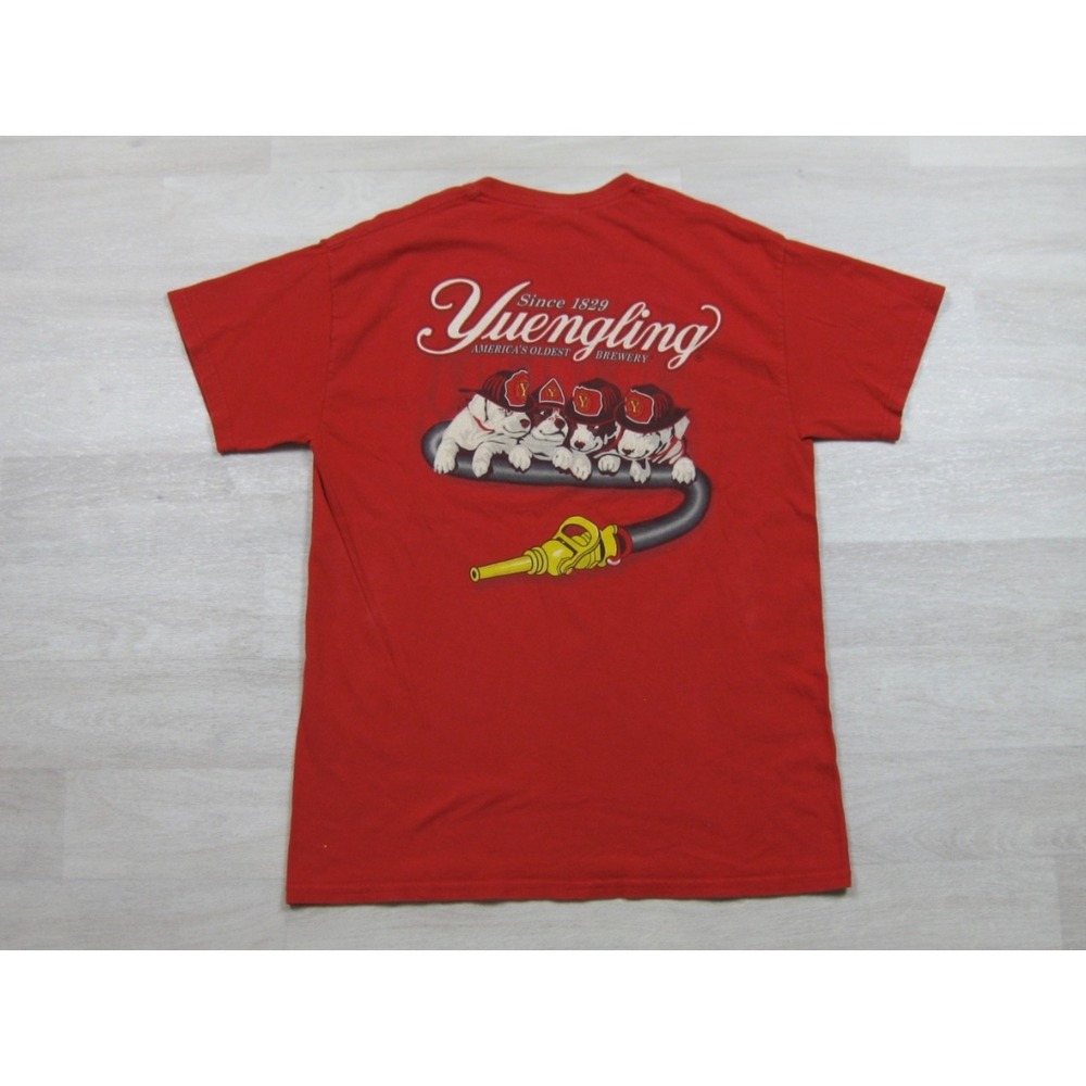 Vintage Y2K Yuengling Beer T-shirt (M) Firefighter Dog America's Oldest Brewery
